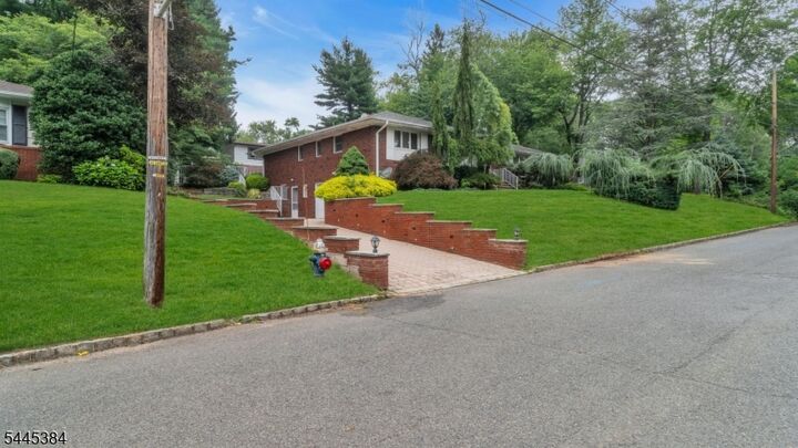 Property Photo: 7 Oak Rdg NJ 07081