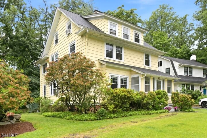 Property Photo:  35 Glenside Rd  NJ 07079 