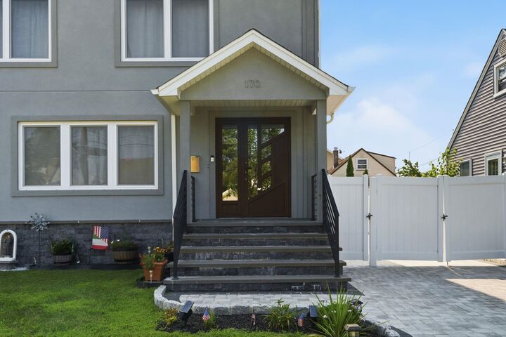 Property Photo:  170 Mount Pleasant Ave  NJ 07057 