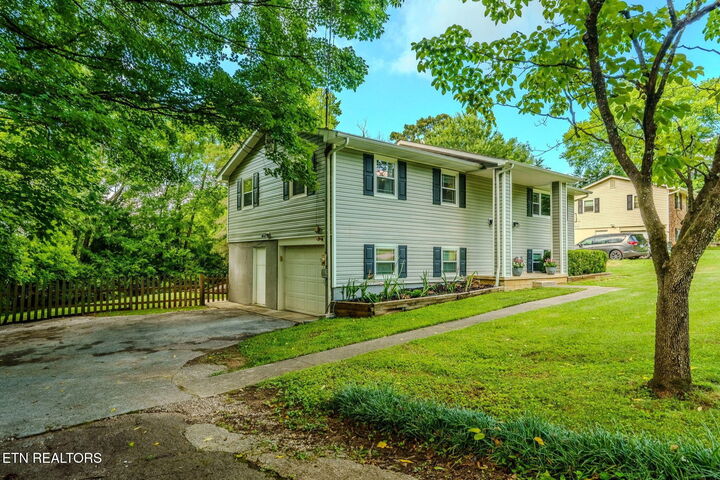 Property Photo: 10809 Ashford Drive TN 37934