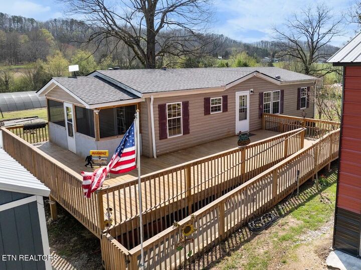 Property Photo: 1247 Post Oak Valley Rd TN 37854