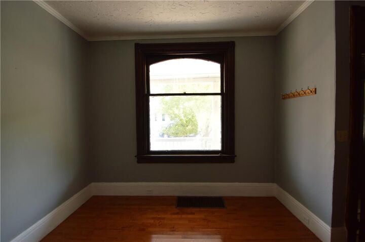 Property Photo: 1402 Washington Street PA 18042