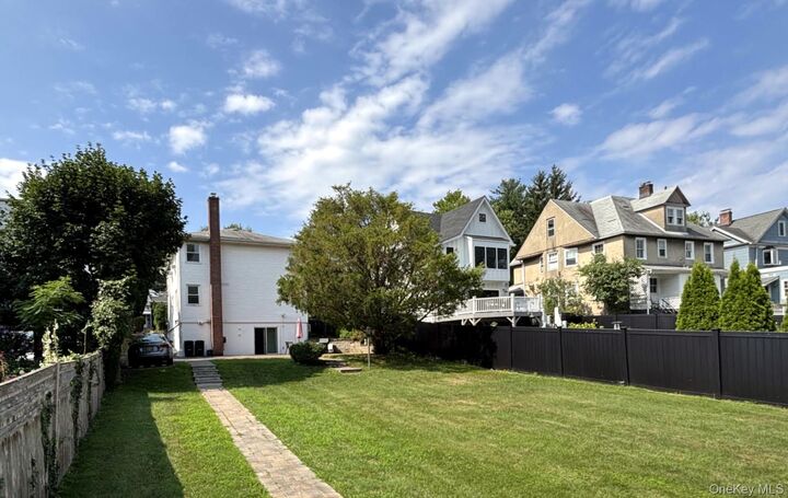 Property Photo:  177 Ashford Avenue 2  NY 10522 