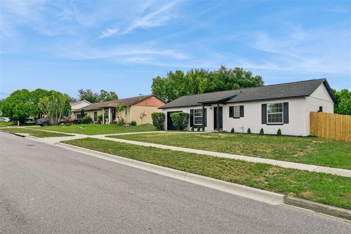 Property Photo:  3117 Knightsbridge Road  FL 32818 