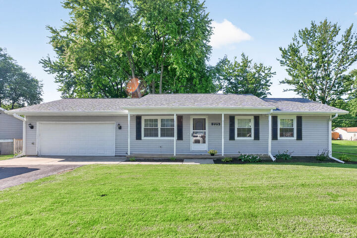Property Photo:  225 W Eisenhower Street  IL 60556 