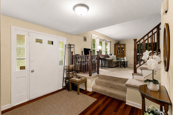 Property Photo:  716 Dorchester Drive  IL 60440 