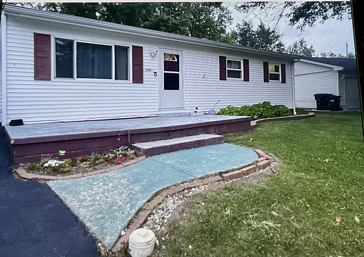 Property Photo:  1305 Glenwood Road  IL 61704 