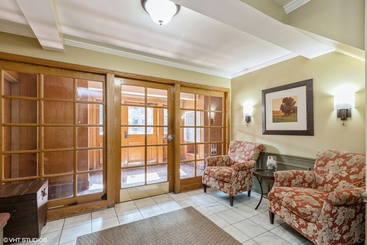 Property Photo:  1101 Grove Street 6B  IL 60201 
