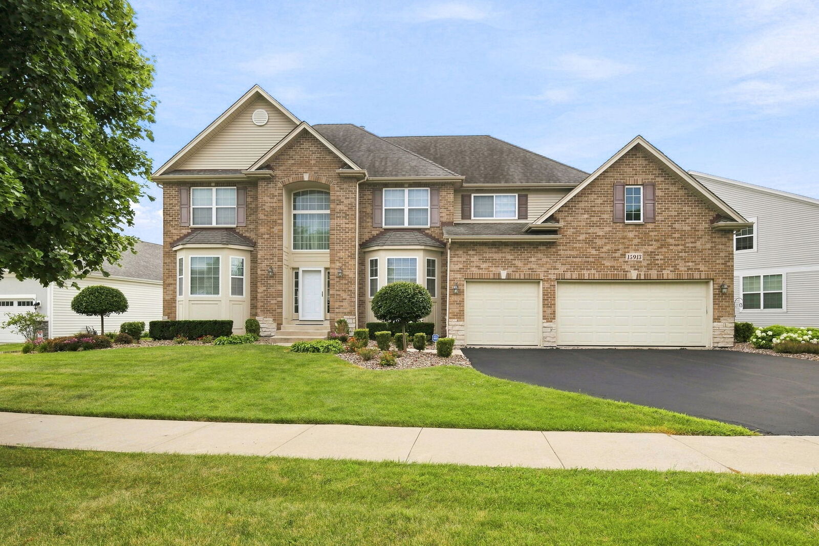 Property Photo: 15913 S Selfridge Circle IL 60586