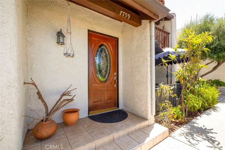 Property Photo:  7759 Via Capri  CA 91504 