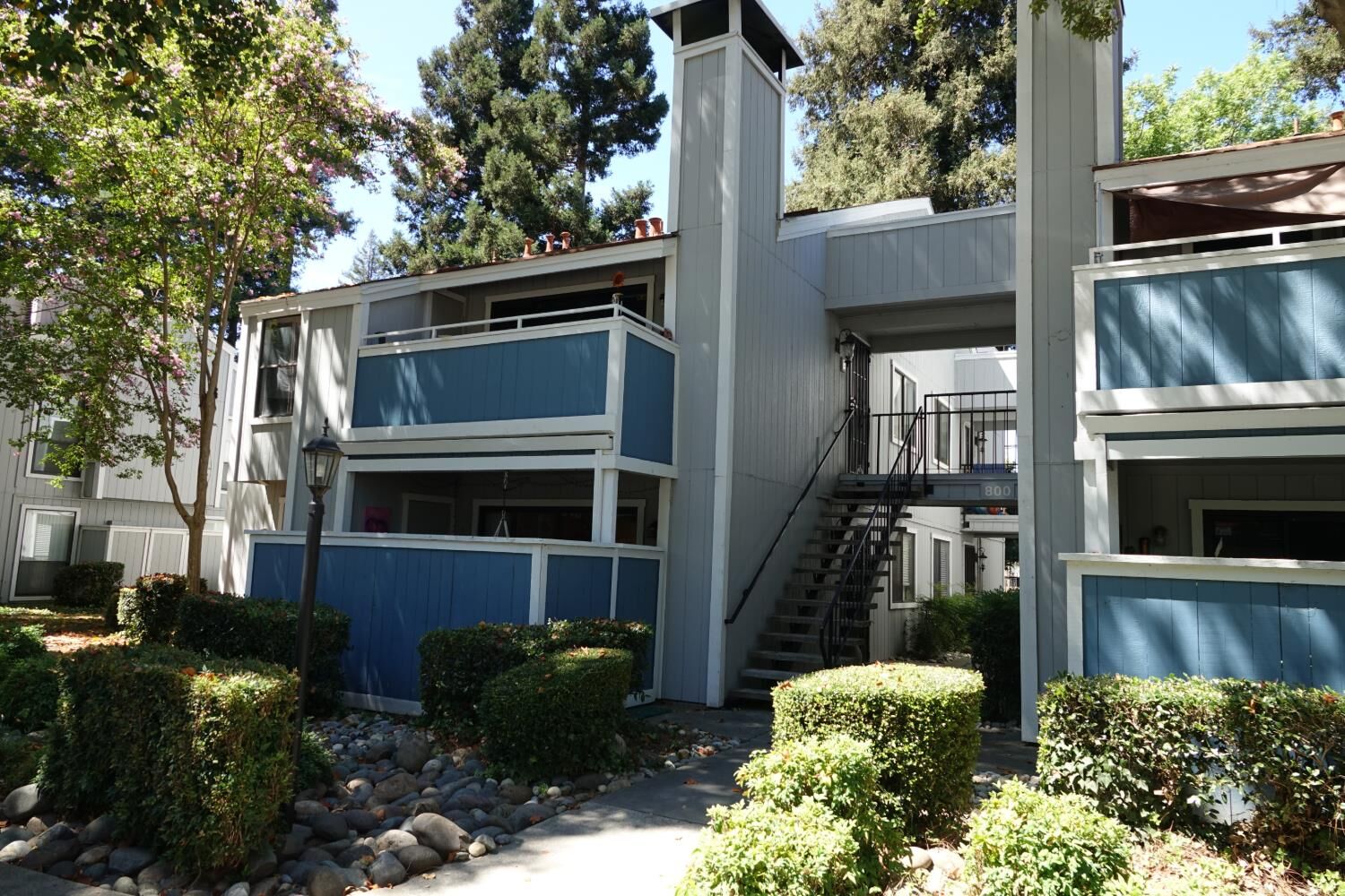 Property Photo: 800 Del Verde Circle 4 CA 95833
