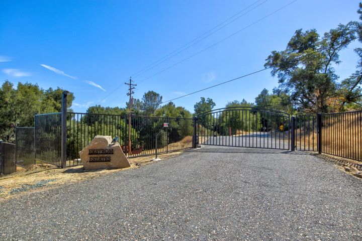 Property Photo:  13555 Oakstream Road  CA 95669 