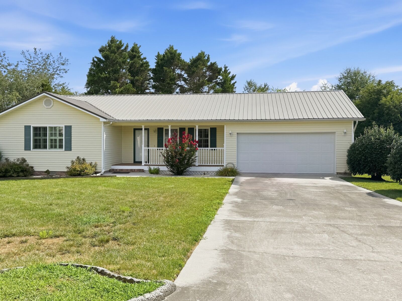 Property Photo:  174 Christian Dr NW  TN 37312 