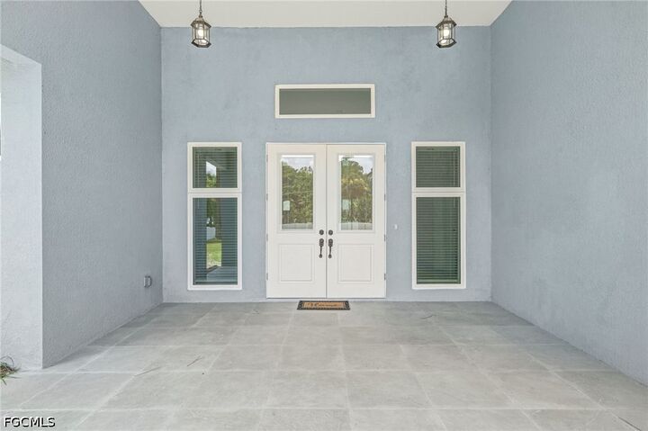 Property Photo: 1853 Della Drive FL 34117