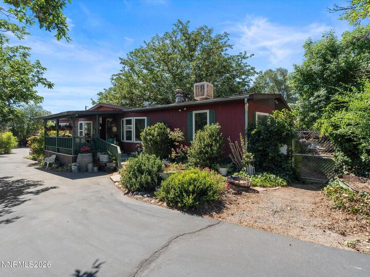 Property Photo: 4692 W Leonesio Drive NV 89433