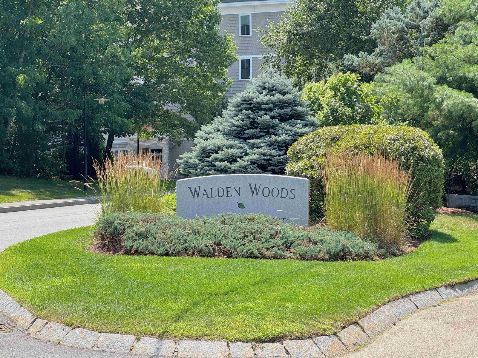 Property Photo: 2 Henry David Drive NH 03062