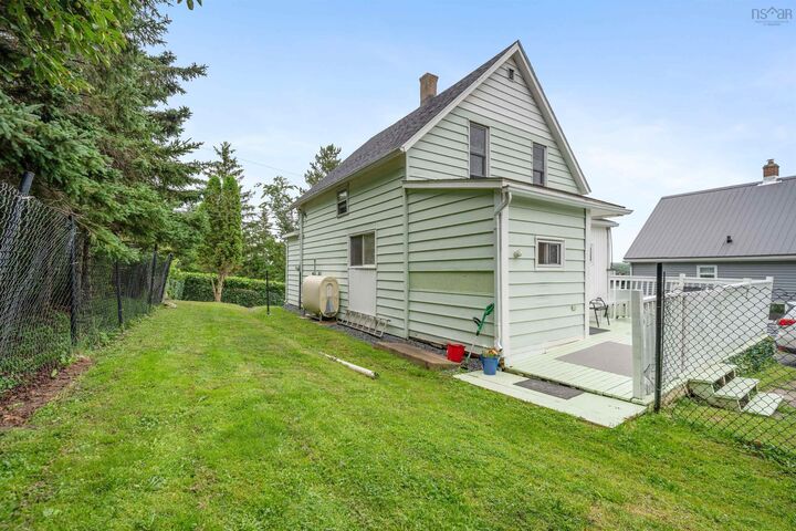 Property Photo: 21 Hampson Street NS B0K 1X0