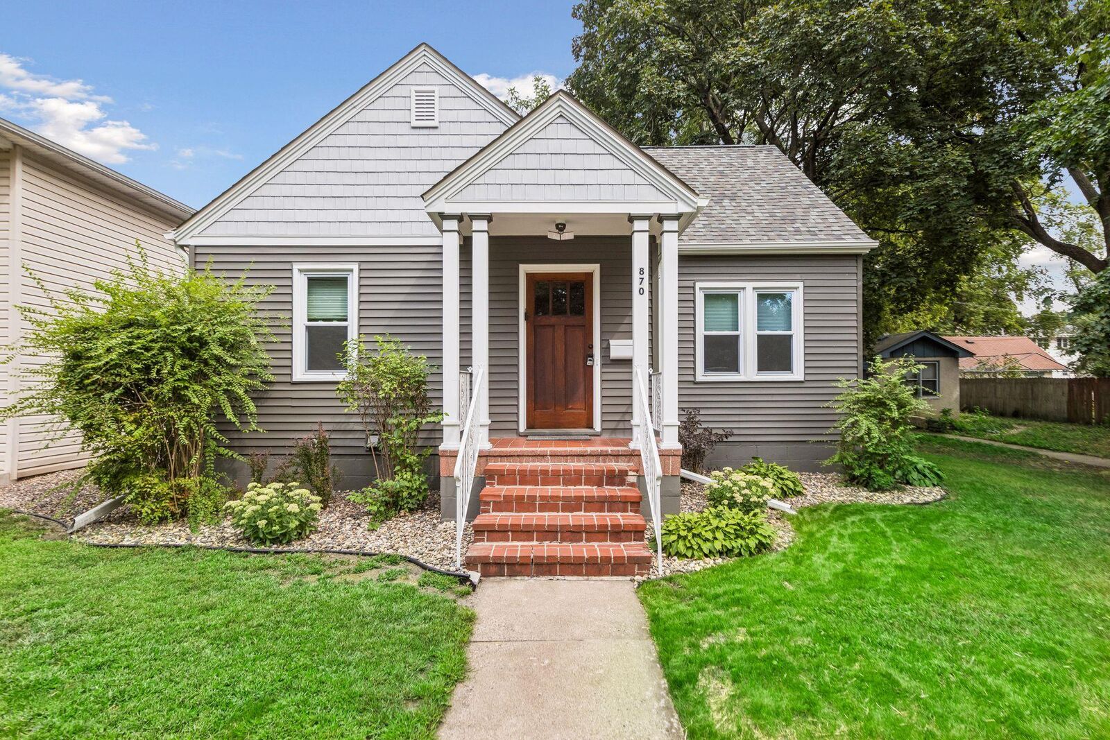 Property Photo:  870 22nd Avenue SE  MN 55414 