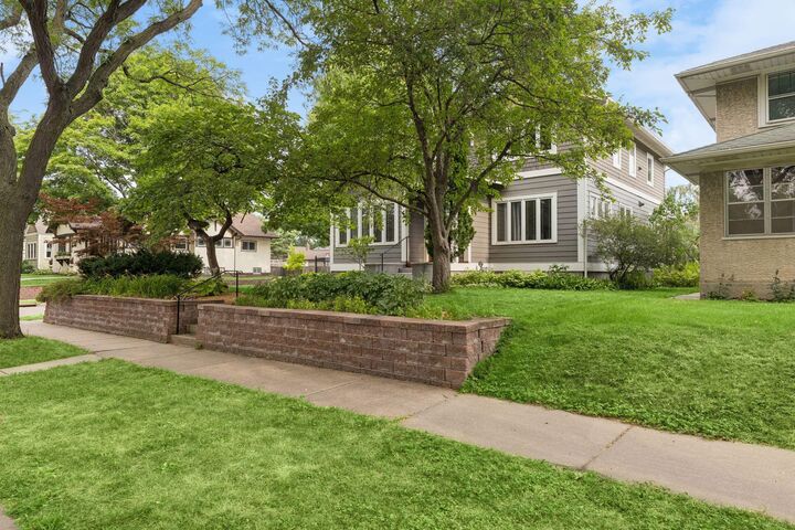 Property Photo:  1697 Stanford Avenue  MN 55105 