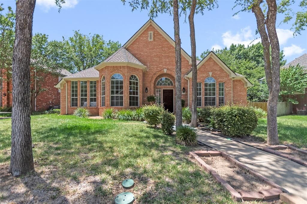 Property Photo:  6304 Fox Hunt Drive  TX 76001 