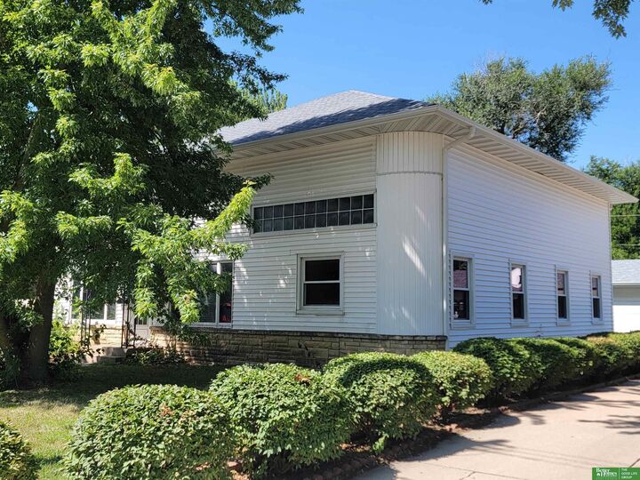 Property Photo: 1923 N Nebraska Avenue NE 68467
