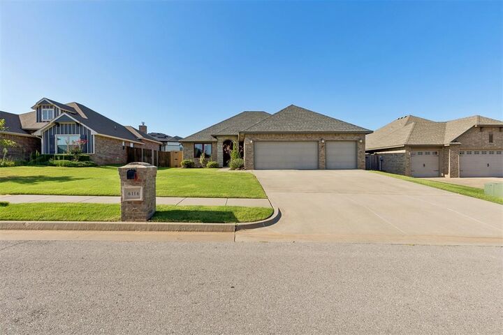 Photo de la propriété:  6116 Beverly Hills Drive  OK 73034 