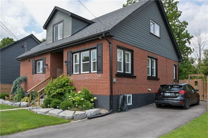 Property Photo:  79 Brunswick Street  ON N3T 1G3 