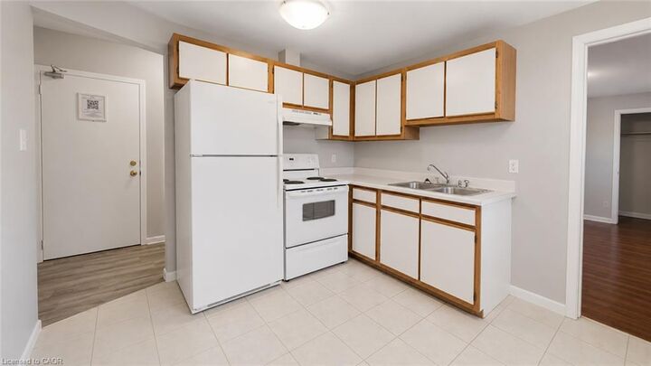 Property Photo:  15 Empire Street B  ON L3B 2L3 