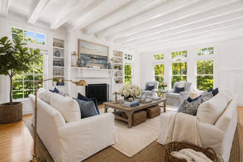 Property Photo:  65 Glen Rd H4  MA 02445 