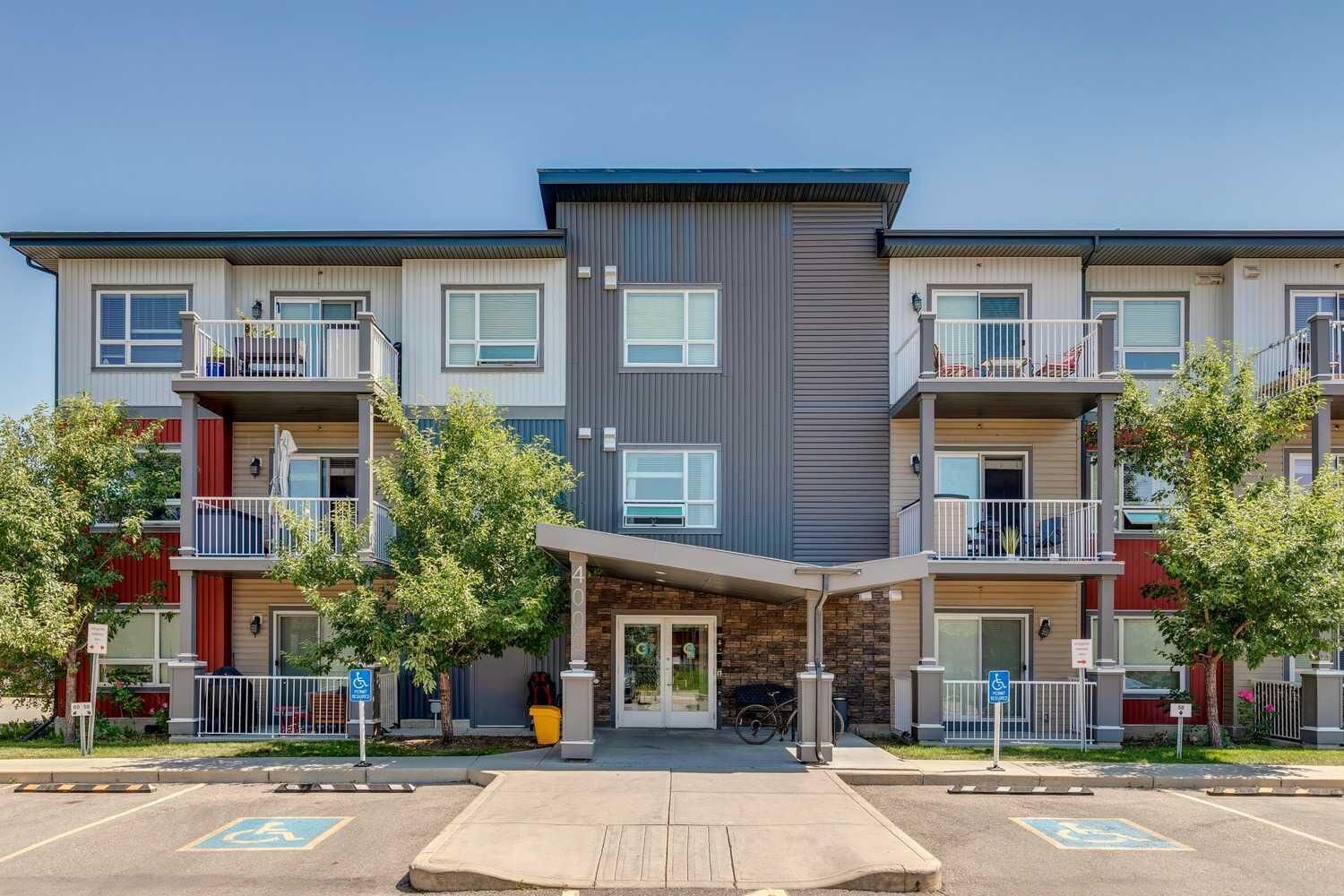 Property Photo:  5305 32 Avenue 4313  AB T3E 8A2 