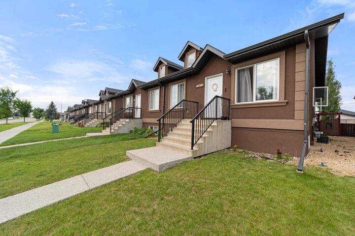 Property Photo:  4408B 73 Street  AB T4V 5E1 