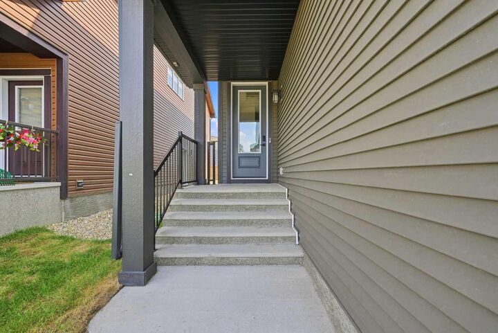 Property Photo: 945 Chinook Winds SW AB T4B 5P8