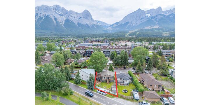 Property Photo: 1306 1st Avenue AB T1W 1M4