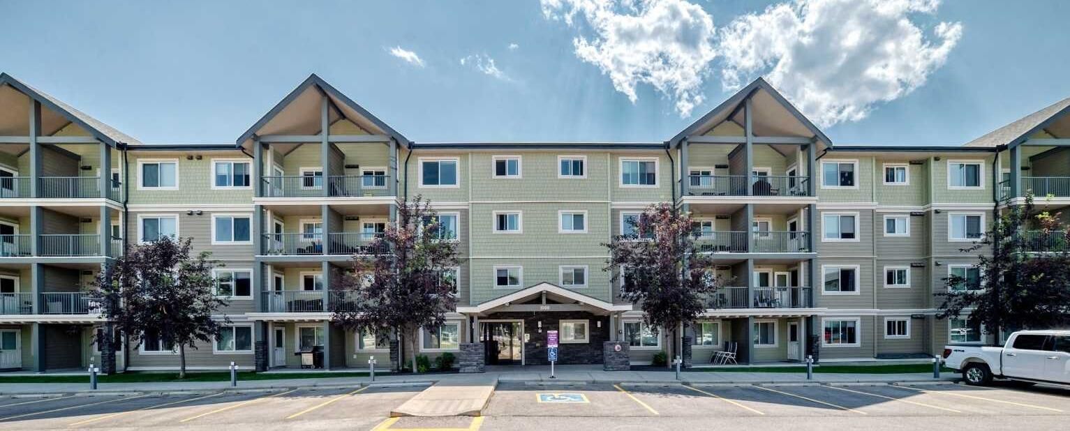 Property Photo: 181 Skyview Ranch Manor NE 1406 AB T3N 0V2
