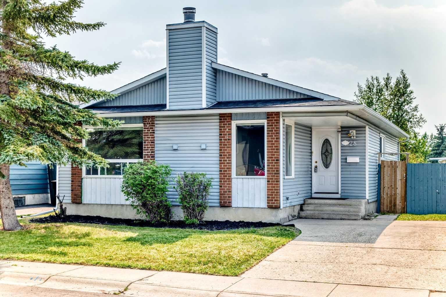 Property Photo:  28 Whiteram Close NE  AB T1Y 5X8 