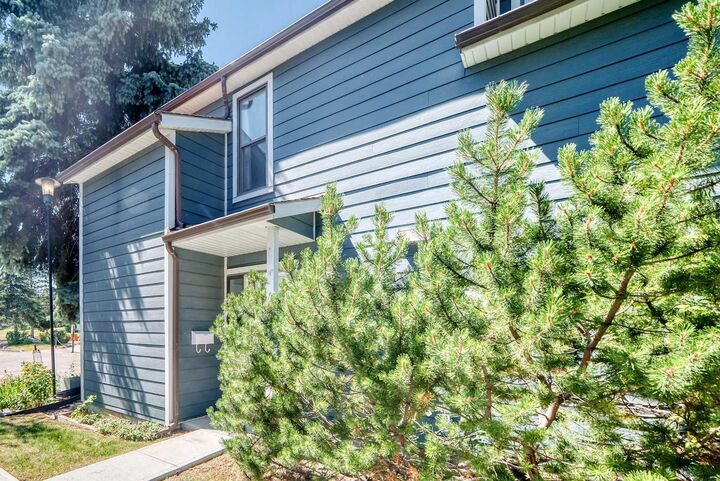 Property Photo: 208 Grier Terrace NE 1 AB T2K 5Y7