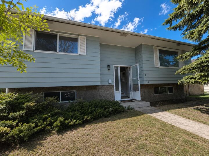 Property Photo: 215 Penbrooke Way SE AB T2A 3S7