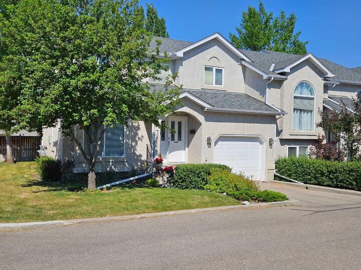 Property Photo: 76 Sunlake Gardens SE AB T2X 3G4