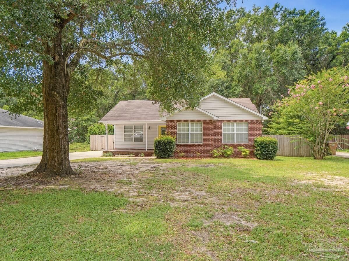 Property Photo: 5523 Berryhill Rd FL 32570