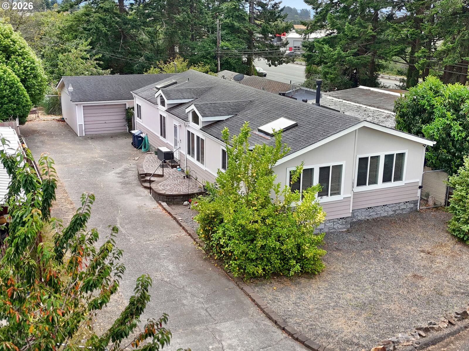 Property Photo: 16094 Kings Way OR 97415