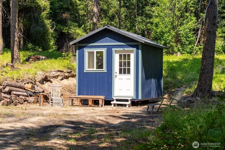 Property Photo:  84  Three Seasons Road  WA 98862 