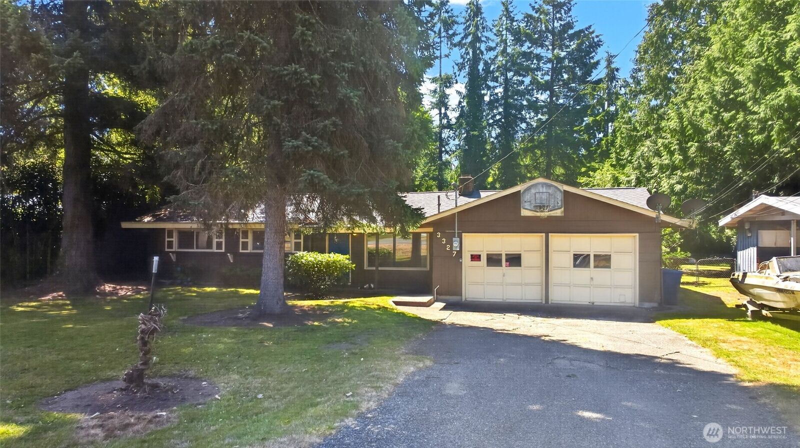 Property Photo: 3327 NE 190th Street WA 98155