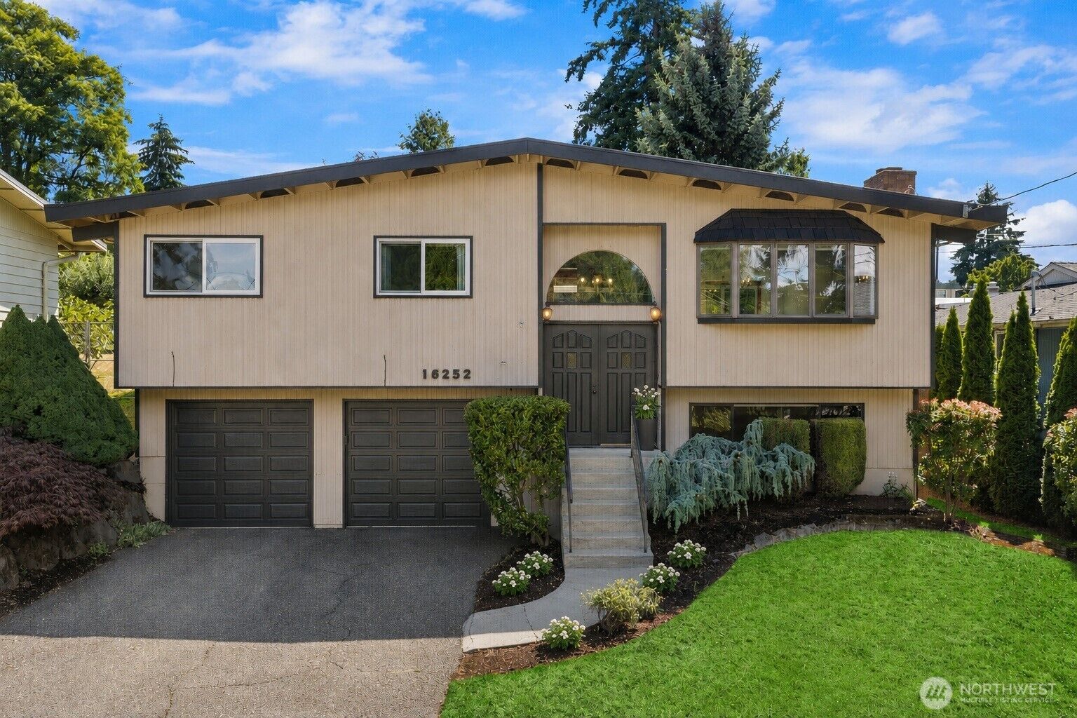 Property Photo:  16252  13th Avenue SW  WA 98166 