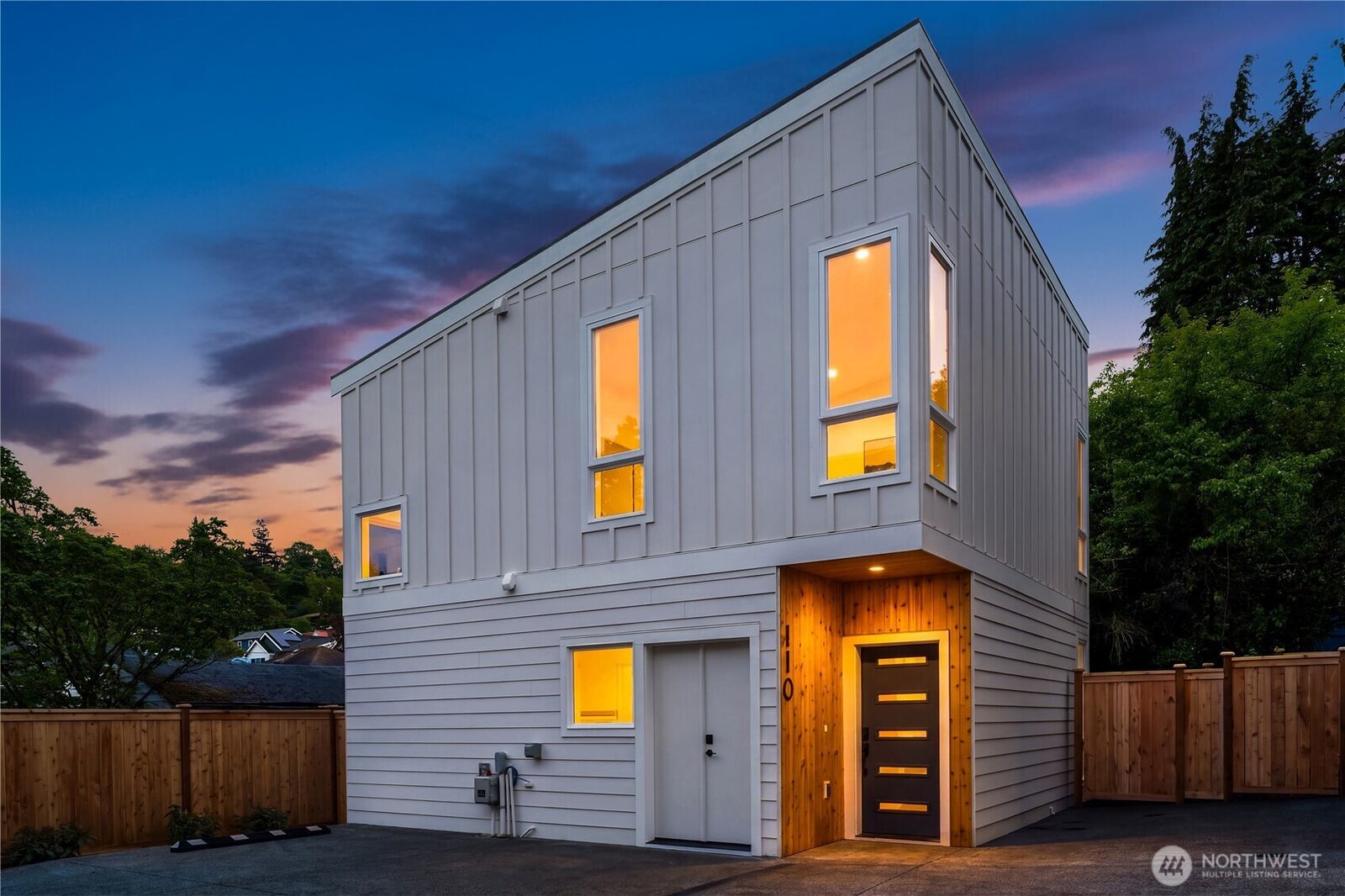 Property Photo:  110  29th Avenue E  WA 98112 