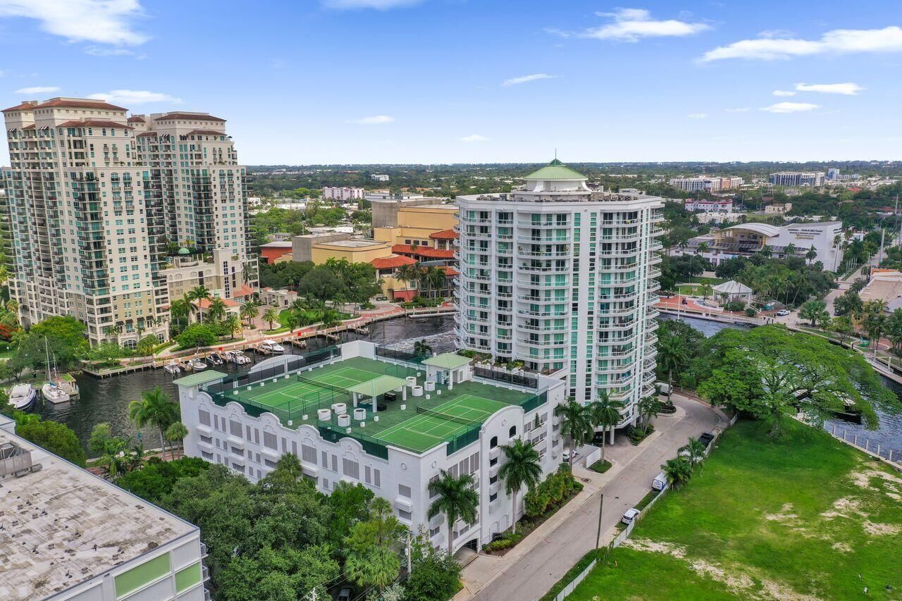 Property Photo:  401 SW 4th Avenue 203  FL 33315 