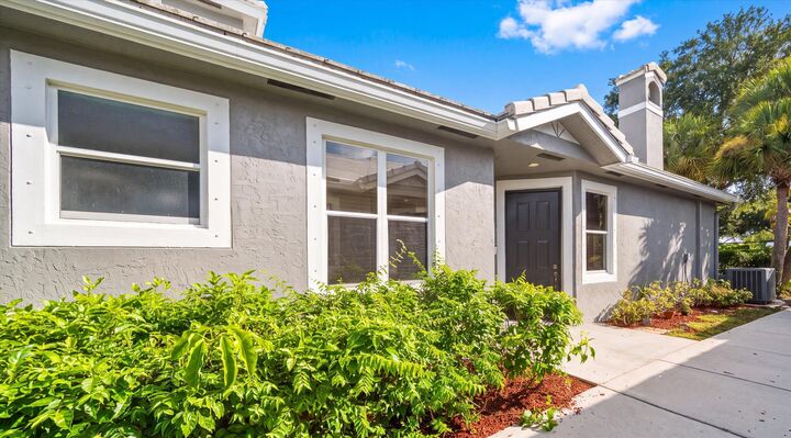 Property Photo:  6957 Blue Skies Drive  FL 33463 