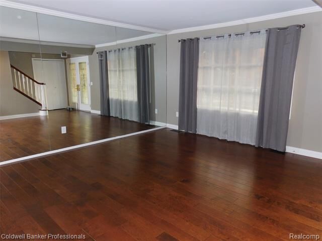 Property Photo:  5726 Marble Drive  MI 48085 