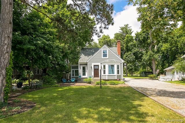 Property Photo: 3630 Orchard Lake Road MI 48324