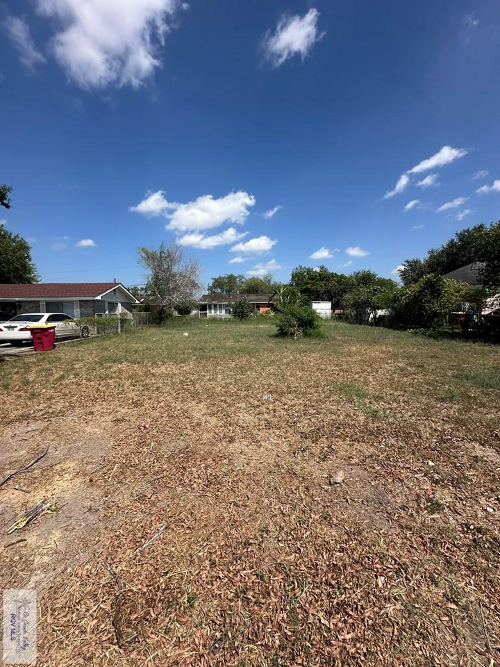Property Photo:  444 Los Altos Dr.  TX 78520 