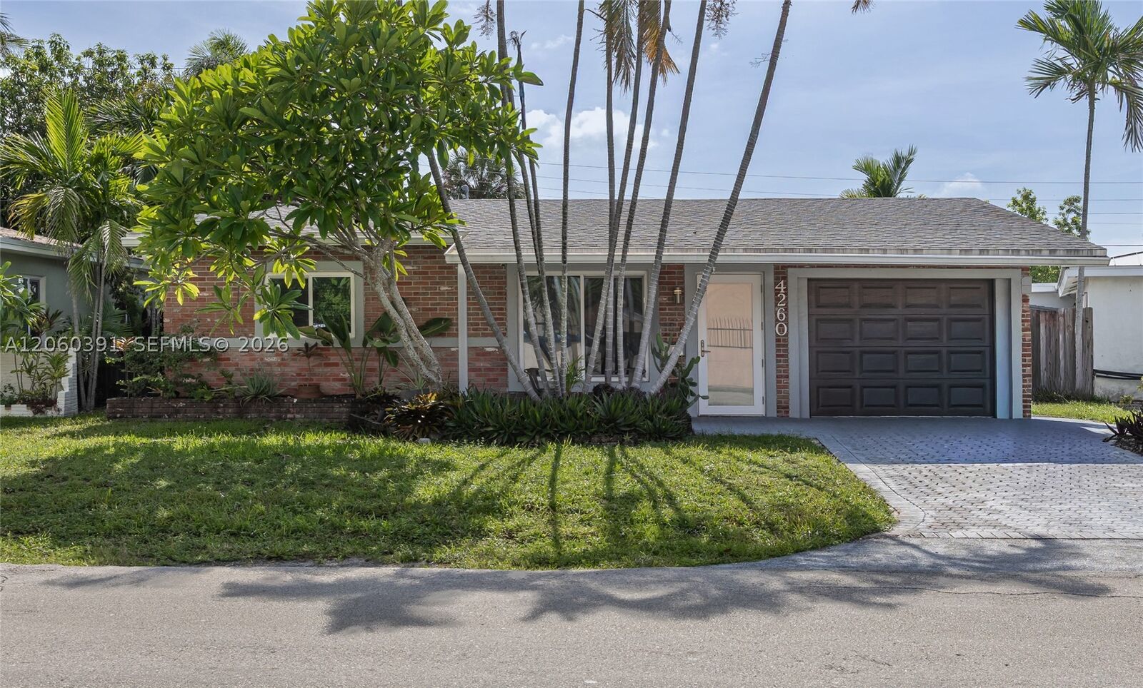 Property Photo: 4260 NE 1st Ter FL 33334